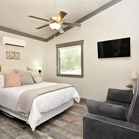 Green Acres Cottages - Wimberley Suite Екстер'єр фото